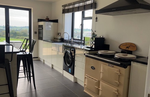 Stramshall House | Immaculate Family-Friendly 3-Bed Barn in Uttoxeter