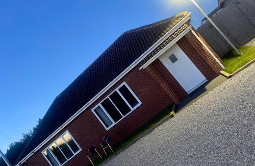 Bircotes House | Cozy 3-Bed Bungalow in Bawtry with Family-Friendly Amenities