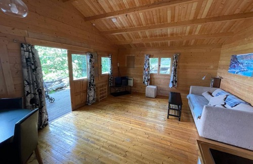 Garrykennedy Cottage | Cozy 3-Bed Cottage in Tipperary with Pet-Friendly Amenities