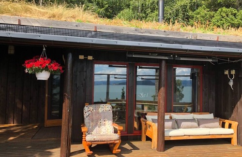 Levanger Cottage | Seaside 3 Bed Cottage in Ytteroy - Guest Rated 10/10