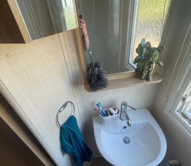 Great Houghton Other | Beautiful 3 bedfamily caravan with large decking area in billing aquadrome