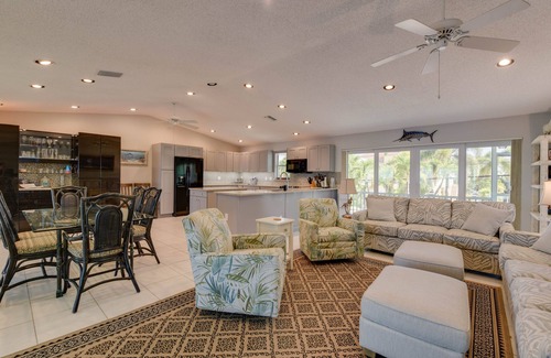 Summerland Key House | Beautiful 3 bedroom 3 bath open water pool home on Summerland Key