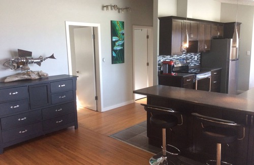 Sidney House | Inviting 3 Bedroom House with Ocean Views and Pool