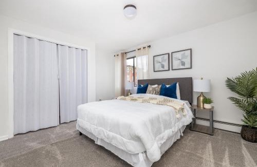 Hartford House | Cozy 3 Bedroom Condo in Hartford with Hot Tub & Pet Friendly