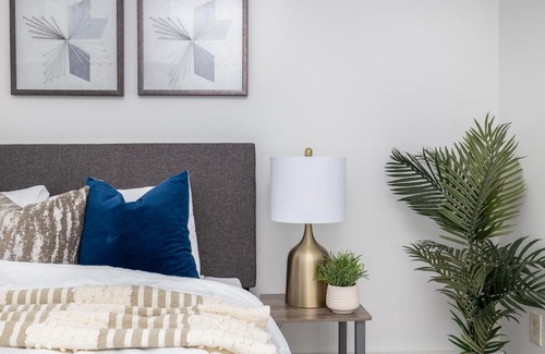 Hartford House | Cozy 3 Bedroom Condo in Hartford with Hot Tub & Pet Friendly