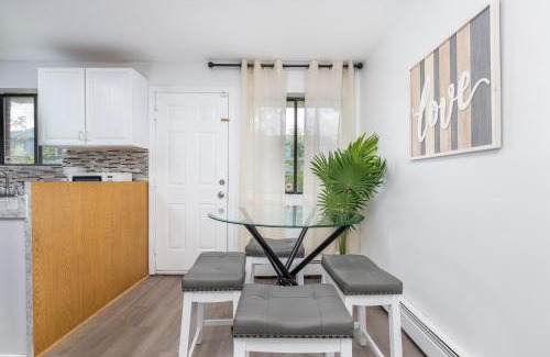 Hartford House | Cozy 3 Bedroom Condo in Hartford with Hot Tub & Pet Friendly