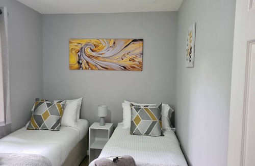 Saint Ann's Chapel Cabin | Family-Friendly 3 Bedroom Lodge with Hot Tub & Pools