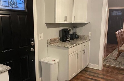 Hamilton House | Chic 3-Bedroom Downtown Retreat Near Spooky Nook & Miami