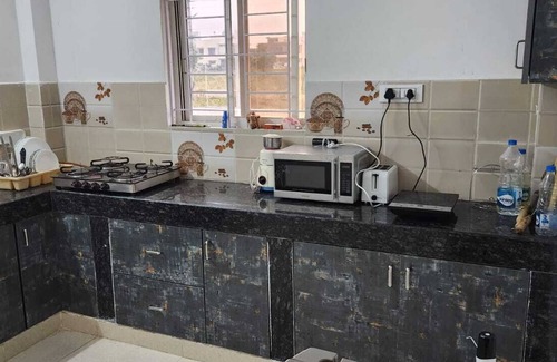 Hyderabad House | Serene 3 Bedroom House with Kitchen & Breakfast Options