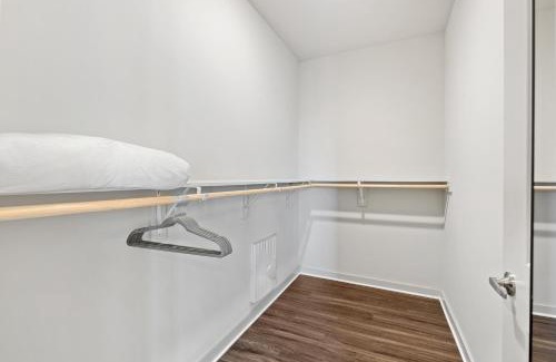 Windsor Park Apartment | Beautiful 3 bedroom oasis close to downtown
