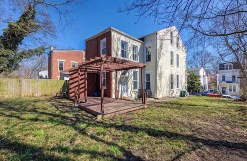 East Price Hill House | Inviting 3-Bedroom Villa Near Downtown with Spa Access