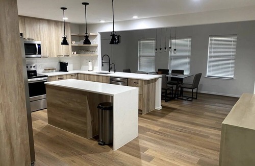 Leander House | Beautiful 3-bedroom vacation Home in fabulous Leander, TX near the lake.