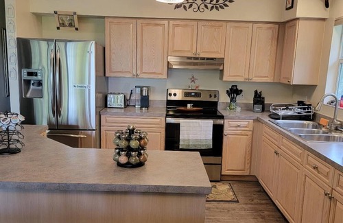 Riverview House | Exceptional 3BR Retreat on Alafia River, Near Tampa