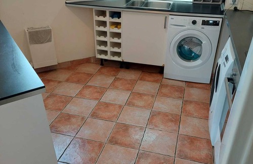 Saint-Denis Apartment | Stylish 3-Room Apartment Near Stade de France - Paris