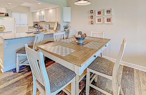North Litchfield Beach Condo | Inviting 327 Litchfield Retreat - Steps from the Beach