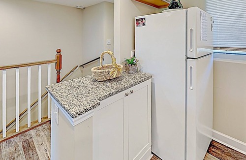 North Litchfield Beach Condo | Inviting 327 Litchfield Retreat - Steps from the Beach