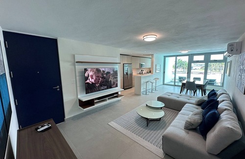 Isla Verde Apartment | Beautiful 3bed/2bath with King Beds, 2 Pools, Gym & Full Generator, near beach!