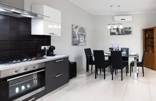 Tal-Ibrag Apartment | Beautiful 3BR with Private Jacuzzi by ArcoBnb