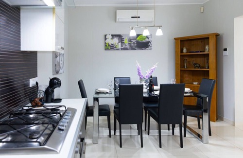 Tal-Ibrag Apartment | Beautiful 3BR with Private Jacuzzi by ArcoBnb
