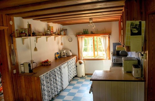 Blyberg Cottage | Inviting Cottage for 4-5 Guests in Alvdalen with Breakfast