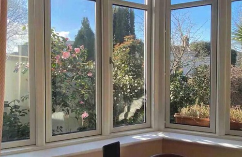 Ranelagh House | Stylish 4-Bed Ranelagh Home with Family-Friendly Amenities