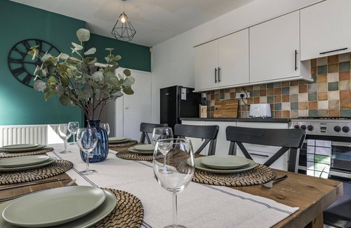West Bridgford House | Beautiful 4 bed home 5 minutes from Nottingham Forest Football club