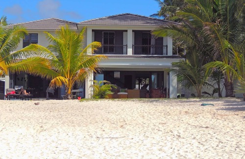 Pointe D'esny Villa | Idyllic 4-Bedroom Villa with Oceanfront Views and Pool