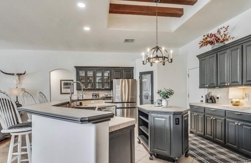 Wheatland House | Beautiful 4 bedroom 3 bath-POOL- sleeps 8 montly rates available