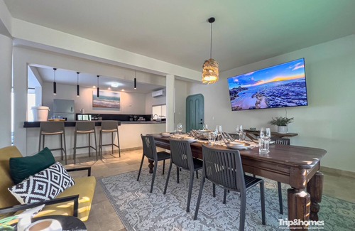 Colina del Sol House | Beautiful 4-bedroom 4-Bathroom home with WiFi, AC one block from sea
