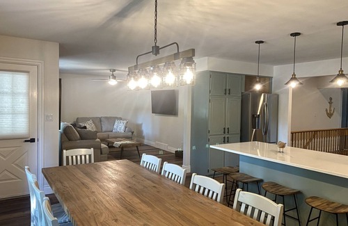 Grand Bend Cottage | Inviting 4 Bedroom Cottage Steps from the Pinery!