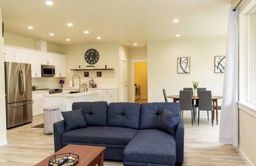 Longview House | Serene Forest View Retreat with King Beds in Tranquil Area