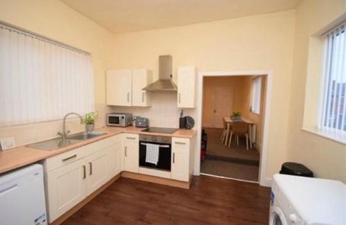 Offerton Apartment | Cozy 4-Bedroom Victorian Apartment for Family Getaways