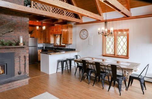 Saint Mary's Ski Chalet | Scenic 4 Bedroom Chalet at St. Marys Glacier – Pet Friendly!