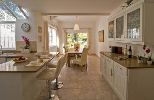 Retur Villa | Premier 5-Bed Villa with Private Pool Near the Beach