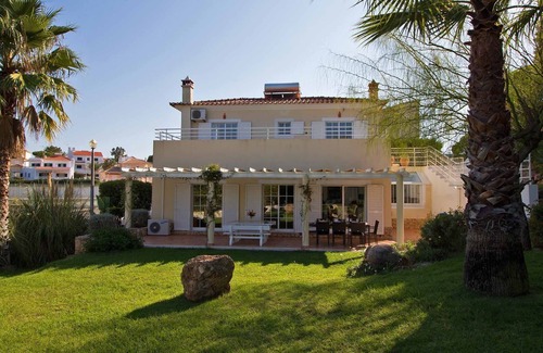 Retur Villa | Premier 5-Bed Villa with Private Pool Near the Beach