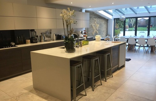 Larkhall House | Family-Friendly Clapham Home: 5 Beds & Pet Friendly Amenities