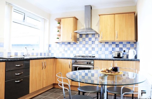 Roker House | Guest Rated 10/10: Pet Friendly House near Roker Beach