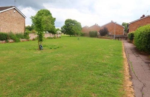 Bedford House | Family-Friendly 5-Bed House in Central Bedford