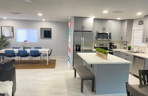 Miami Gardens House | Modern 5-Bedroom Home with Pool and Exceptional Reviews