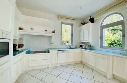 Cap-d'Antibes Villa | Elegant Villa on Cap D’Antibes with Breathtaking Sea View