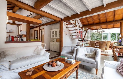 Araras House | Spacious 5-Bedroom Oasis with Pool in Araras, Petropolis