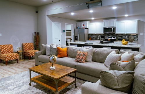 Killeen House | Prime 5-Bedroom Home with Gym, EV Charger & Hot Tub