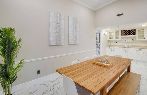 Northeast Carrollton House | Beautiful 5 bedroom & cinema in carrollton!!!.