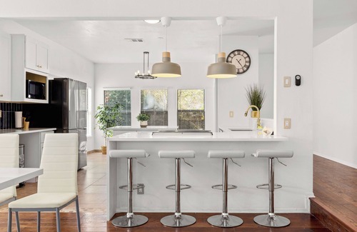 North San Antonio - SAT House | Beautiful 5 BR: Chef Kitchen, Game Room, Modern