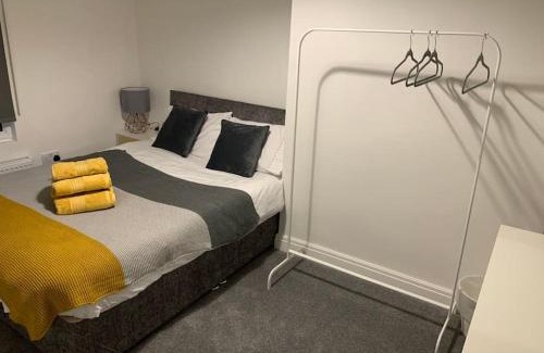 Dartford House | Ideal 5-Bedroom House for Families and Corporate Stays