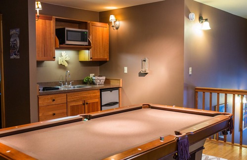 Lake Placid Condo | Inviting 6-Bed Oasis with Private Outdoor Space, Steps to Main