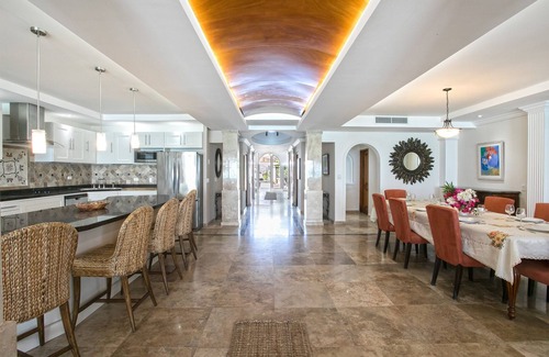 Beacon Hill Villa | Elegant 6-Bedroom Villa with Oceanfront Views at Simpson Bay