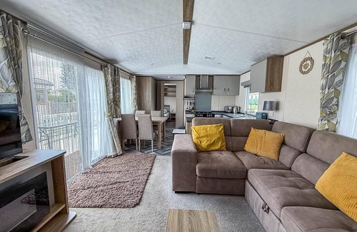 Great Yarmouth House | Beautiful 6 Berth Caravan at Breydon Water - Guest Rated 10/10