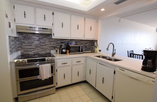 Palma del Mar Condo | Top-Rated 6th Floor Condo with Pool and Hot Tub on Isla del Sol