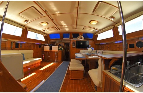 La Paz Boat Rental | Elegant 72-Foot Yacht: Explore the Sea of Cortez in Style